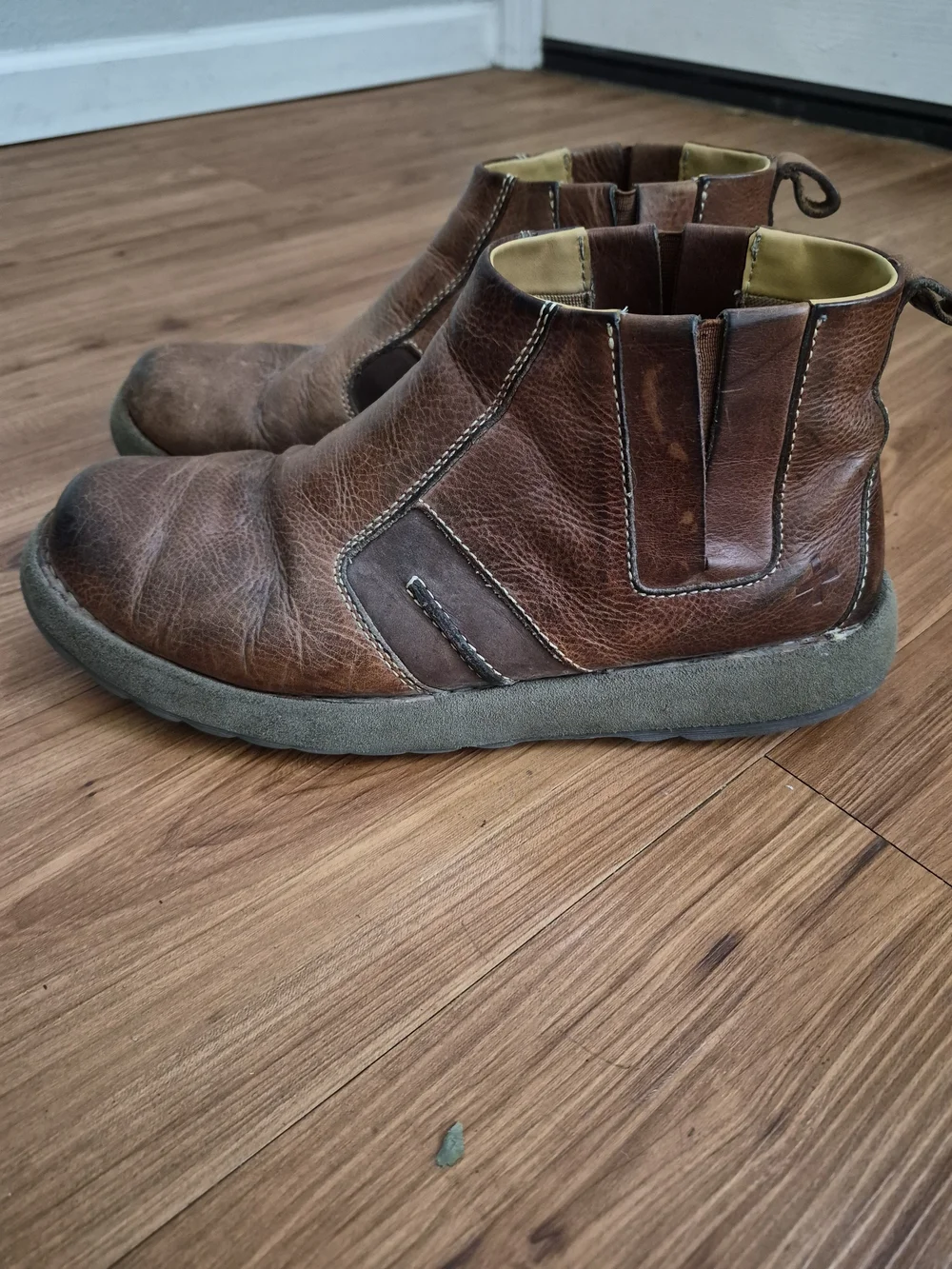 Dr. Martens Rare Vintage Brown Leather Pull-on Chukka Boots Size 11
